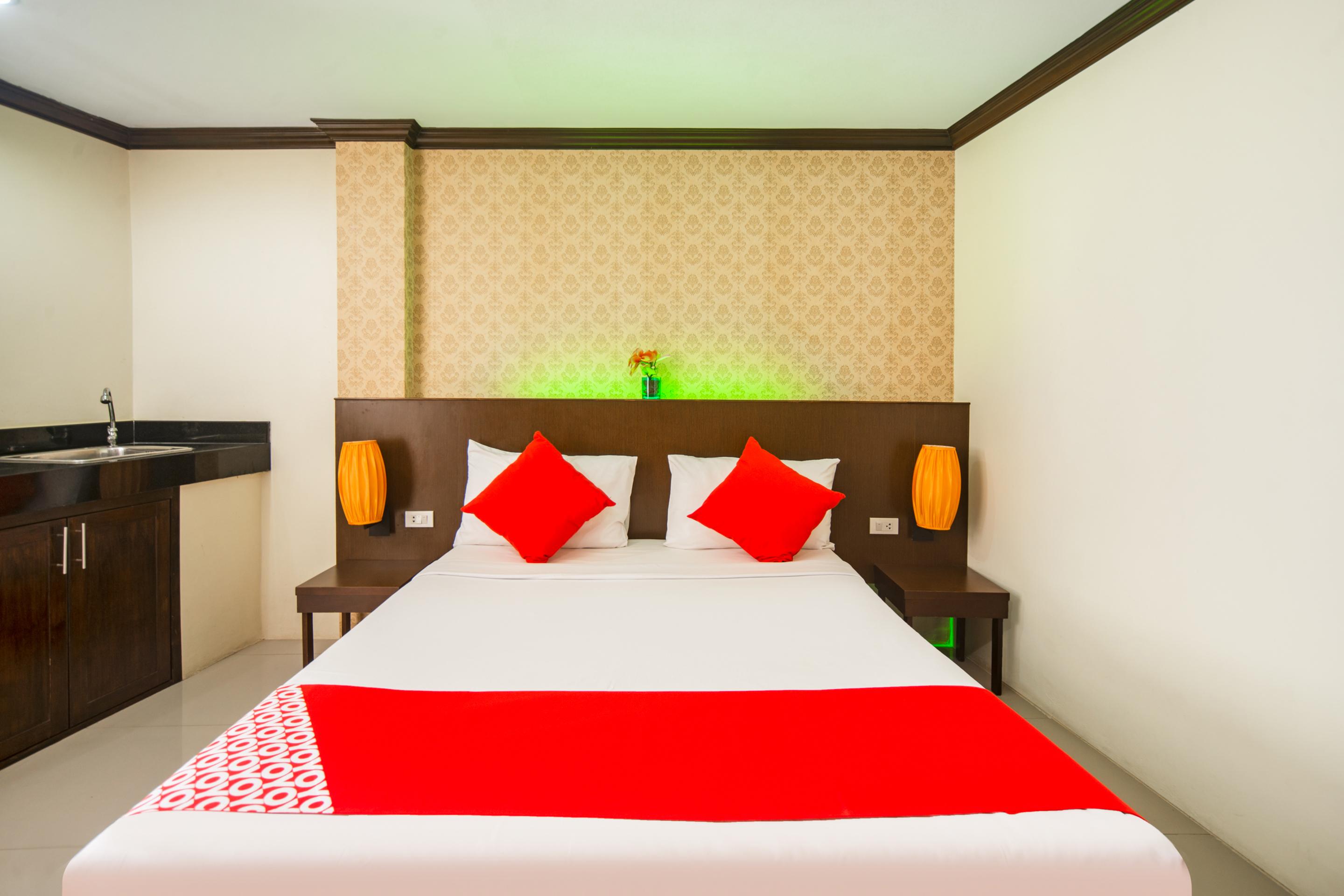 Oyo 232 Patong City Hometel Экстерьер фото