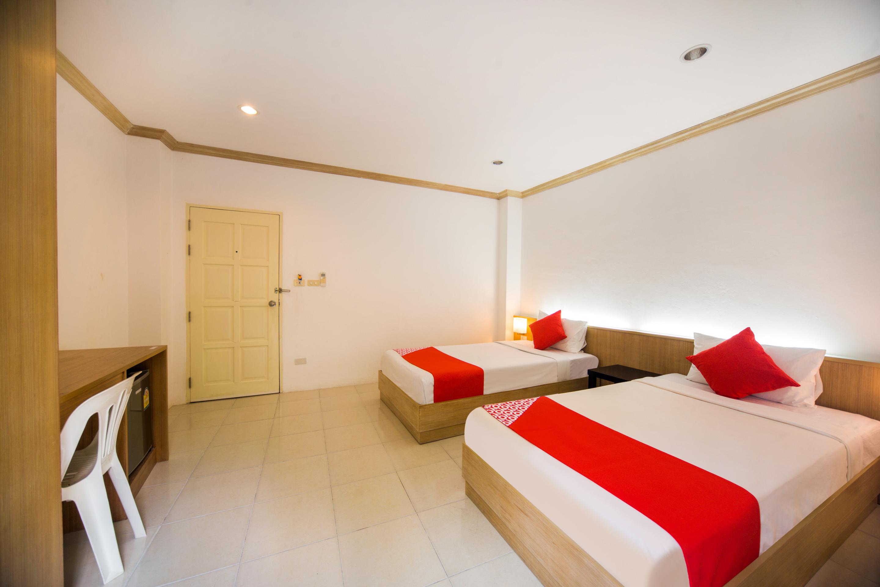 Oyo 232 Patong City Hometel Экстерьер фото