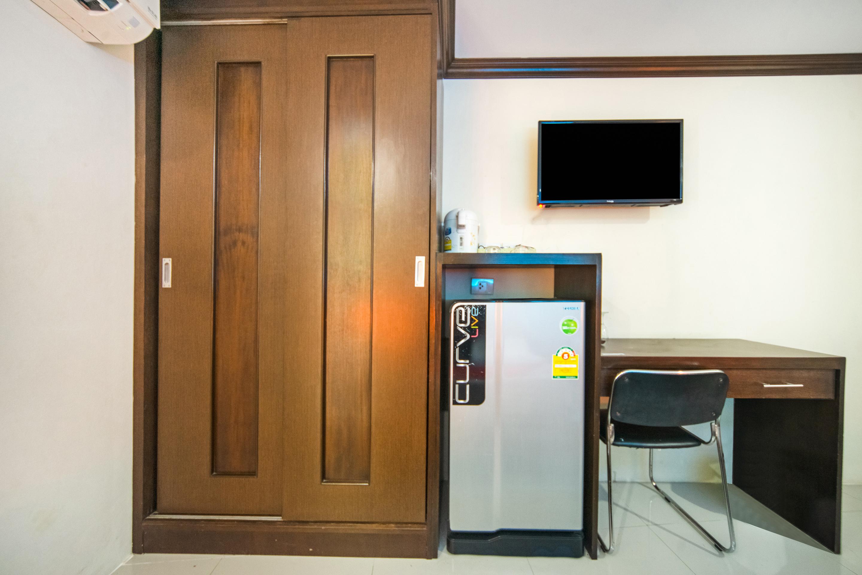 Oyo 232 Patong City Hometel Экстерьер фото