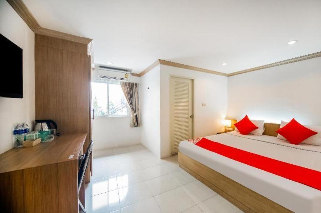 Oyo 232 Patong City Hometel Экстерьер фото