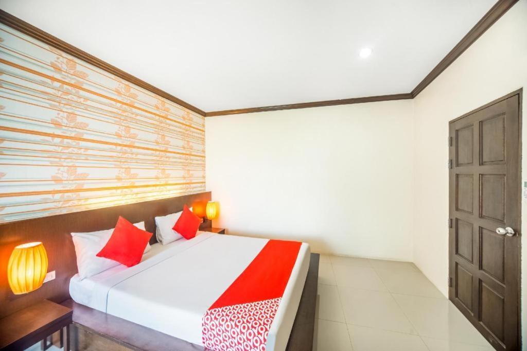 Oyo 232 Patong City Hometel Экстерьер фото