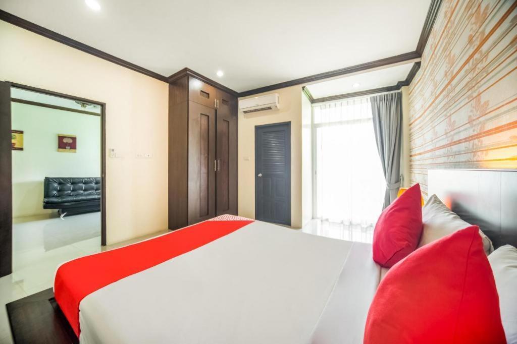 Oyo 232 Patong City Hometel Экстерьер фото