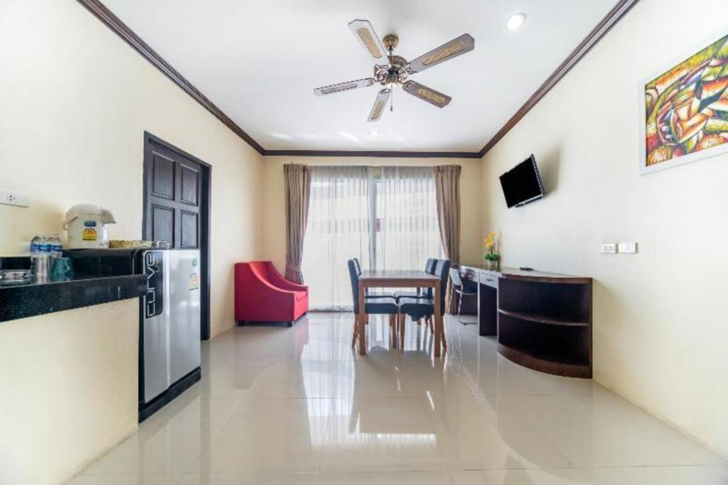 Oyo 232 Patong City Hometel Экстерьер фото