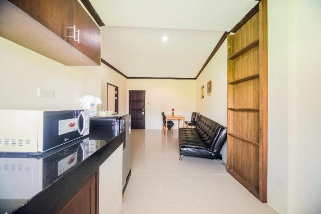 Oyo 232 Patong City Hometel Экстерьер фото