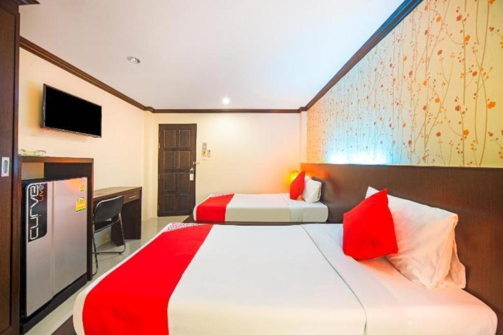Oyo 232 Patong City Hometel Экстерьер фото