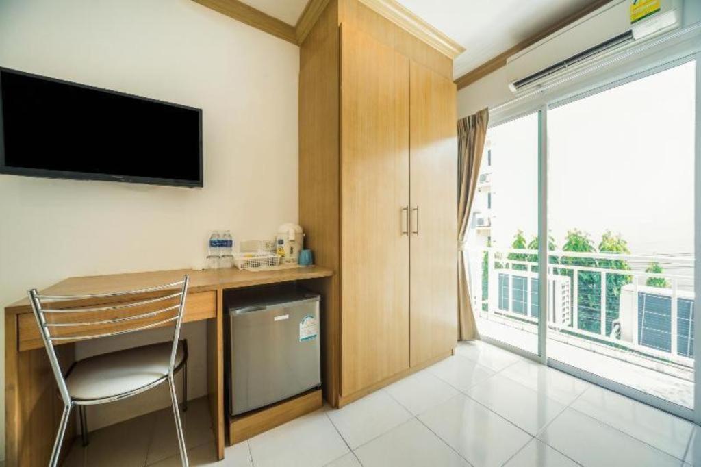 Oyo 232 Patong City Hometel Экстерьер фото