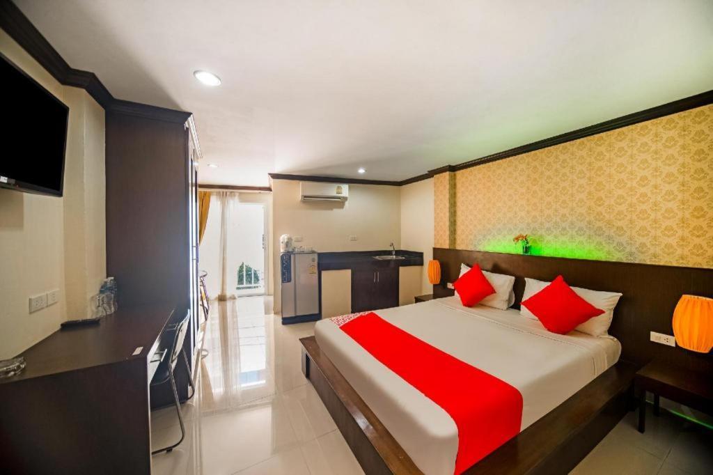Oyo 232 Patong City Hometel Экстерьер фото
