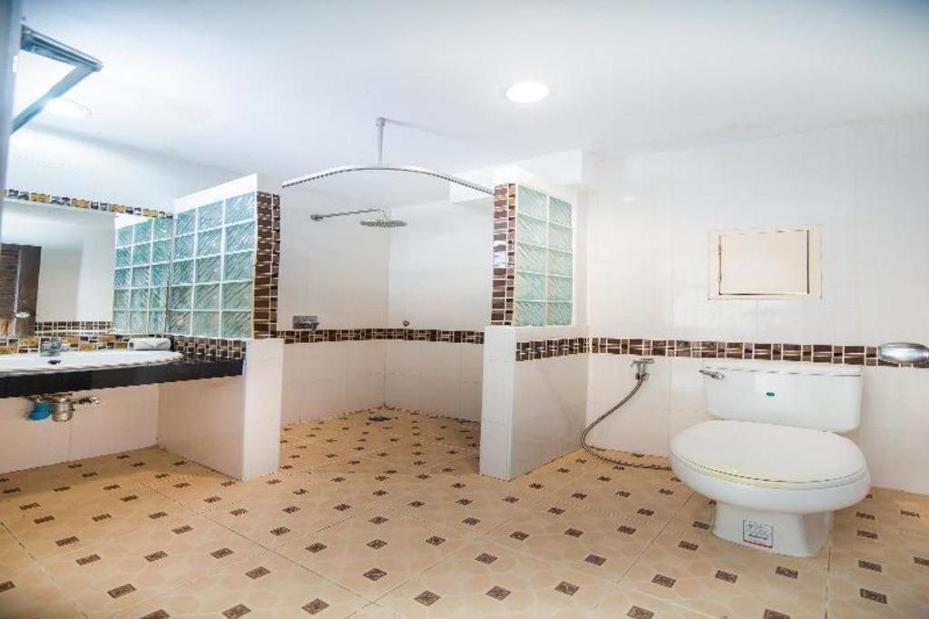 Oyo 232 Patong City Hometel Экстерьер фото