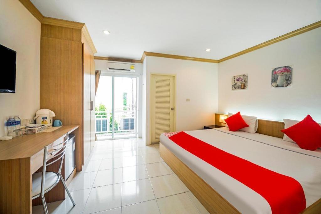 Oyo 232 Patong City Hometel Экстерьер фото