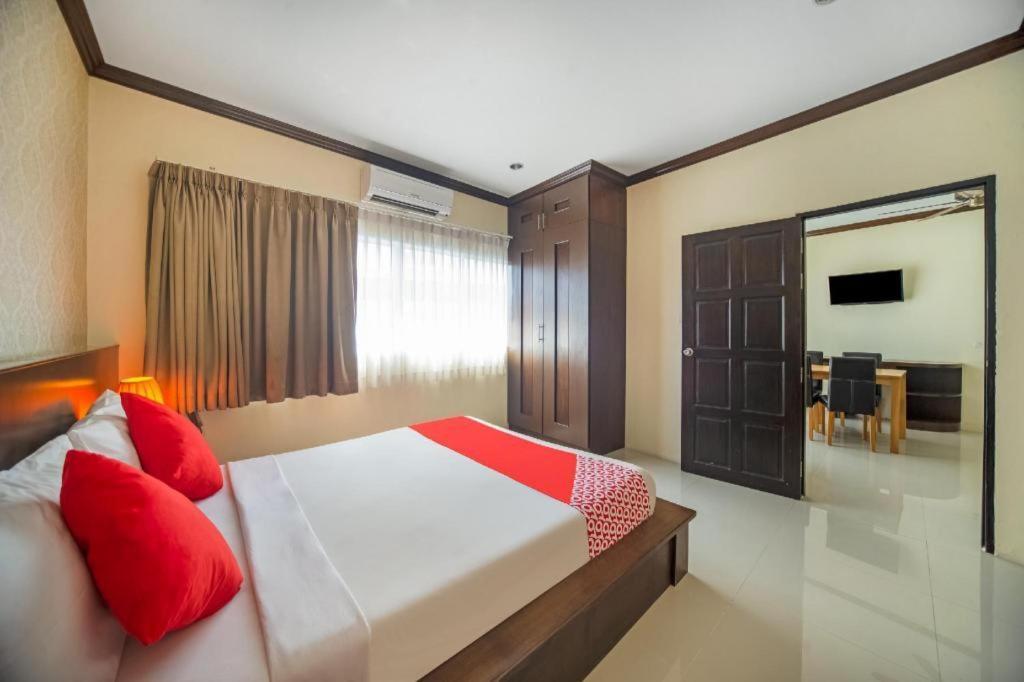 Oyo 232 Patong City Hometel Экстерьер фото